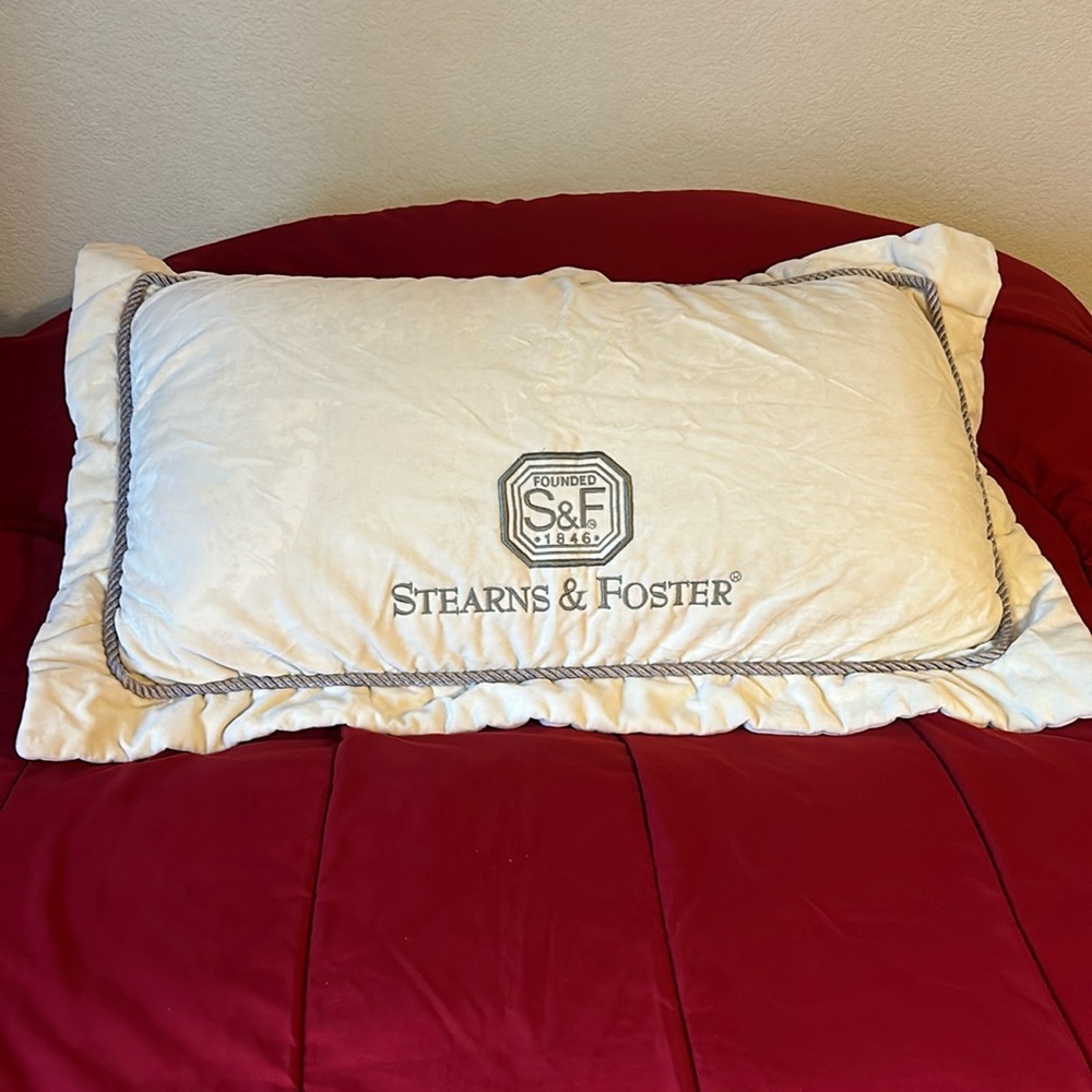 Stearns & Foster pillow sham cover